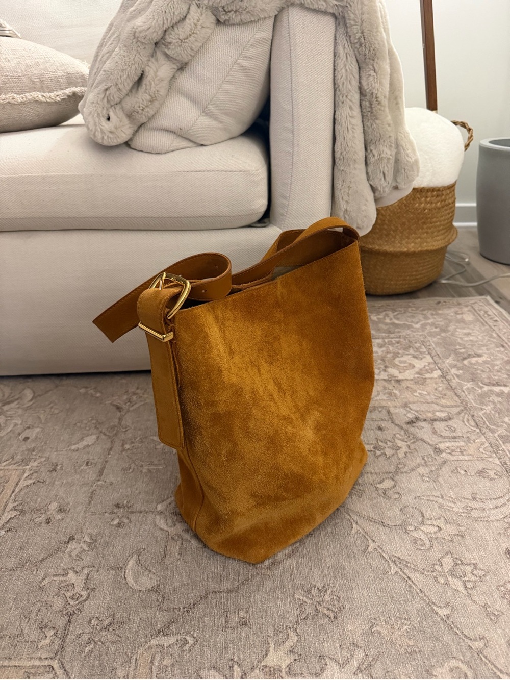 Madewell Suede Bucket Shoulder Bag Cognac - Picture 2 of 5